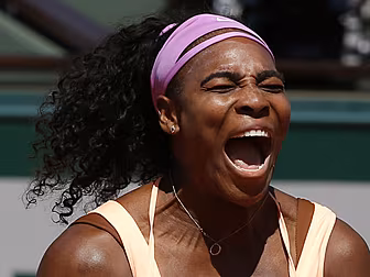 Serena closes in on Grand Slam...