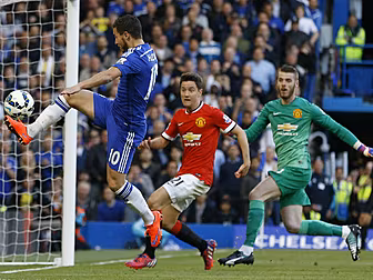 WATCH: Turns out one of Man Un...