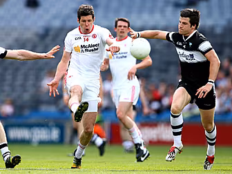 Tyrone cruise into quarter-fin...
