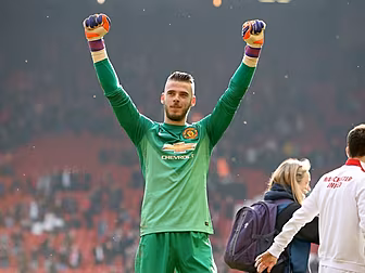 Transfer Roundup: City miss ou...