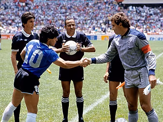 Diego Maradona has a reunion w...