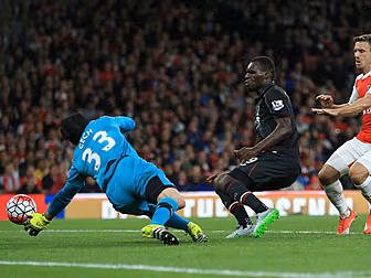 Brilliant Cech saves punctuate...