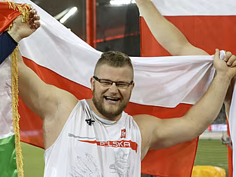 Hammered world champion pays f...