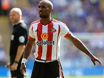 Defoe speaks out about Assista...