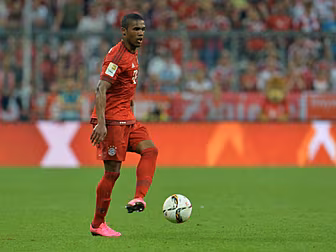 WATCH: Douglas Costa makes a f...