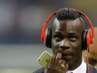 WATCH: Balotelli curls in a br...