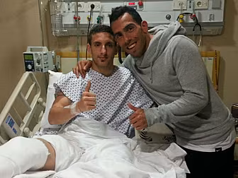 Carlos Tevez visits opponent i...