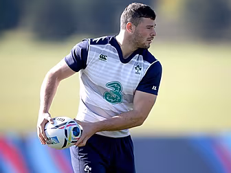 Joe Schmidt gives Robbie Hensh...