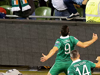 Shane Long gets his breath bac...