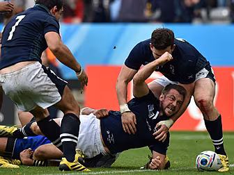 Laidlaw sends Scots through to...