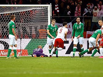 Ireland slump to defeat in Pol...