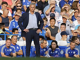 Graeme Le Saux warns that Mour...