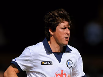 Darren Anderton lashes out ove...
