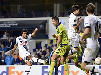 WATCH: Tottenham leave it late...