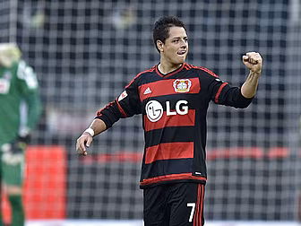 Red Hot Hernandez makes it eig...