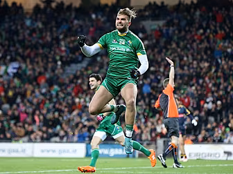 Ireland beat Australia to clai...