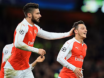 WATCH: Ozil and Sanchez on tar...