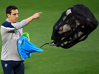 Gary Neville named as Valencia...