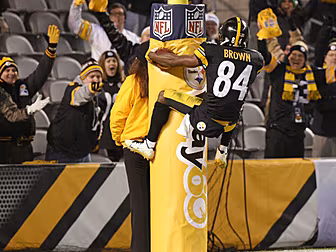 WATCH: Antonio Brown celebrate...