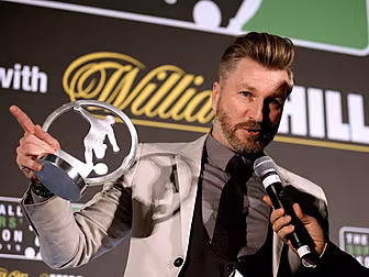 WATCH: Robbie Savage has a qui...