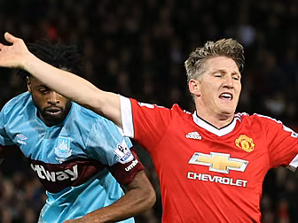 Schweinsteiger blow for Man Un...