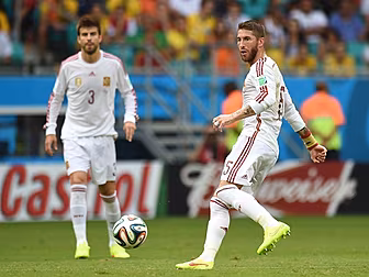 Sergio Ramos calls on Gerard P...