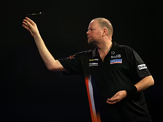 Raymond van Barneveld shocks M...