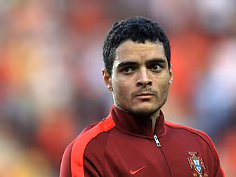 Liverpool scramble to recall d...