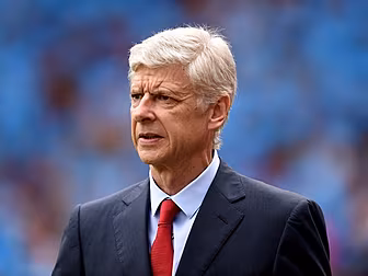 WATCH: Arsene Wenger pays trib...