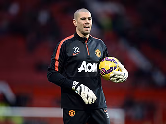 Victor Valdes is to end his Ma...