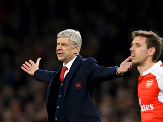 Wenger defends Giroud substitu...