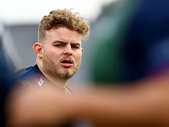 Schmidt drafts in Connacht pro...