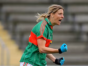 Cora Staunton commits to a 22n...