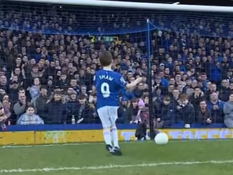 WATCH: Everton fans vote strik...