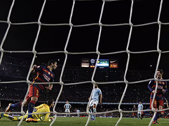 WATCH: Lionel Messi and Luis S...