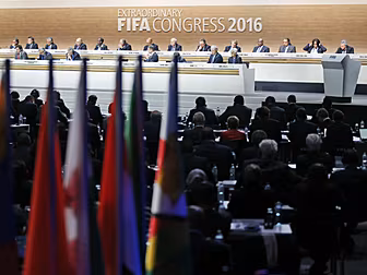 FIFA votes to introduce wide-r...
