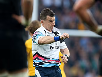 Nigel Owens offers advice to t...