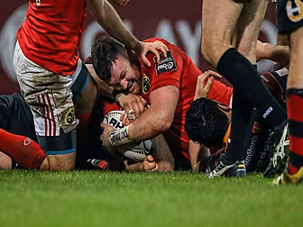 Leinster hold nerve to keep th...