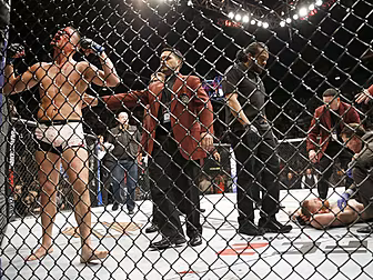 Nate Diaz submits Conor McGreg...