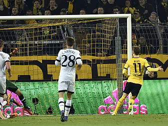 WATCH: Dortmund's third go...