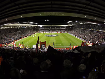 Manchester United fans critici...