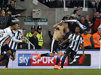 Mitrovic vs Defoe: Strikers co...