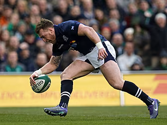 Hogg beats Sexton and co to Si...