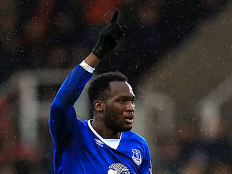 Lukaku's father suggests t...