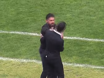 WATCH: Gennaro Gattuso slaps h...