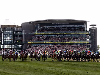 Rule the World claims Aintree...