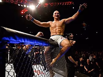 Junior Dos Santos reigns supre...