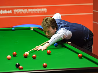 Ken Doherty takes a narrow adv...