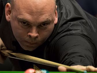 Stuart Bingham begins defence...
