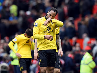 Stan Collymore tears Joleon Le...